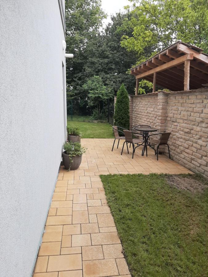 Megyeri Apartman Pócsmegyer Extérieur photo